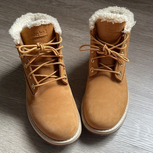 Kids/juniors wheat and cream timberland boots - Picture 4 of 4